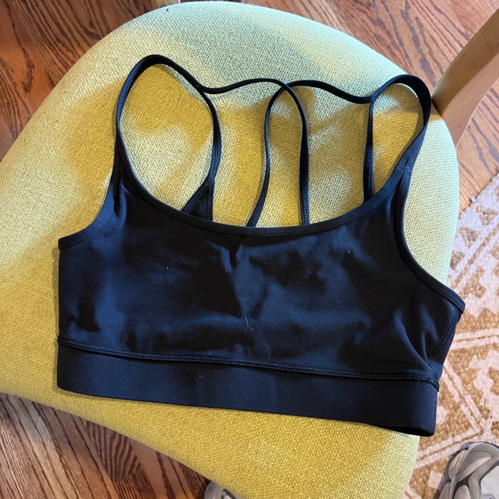 Vuori sports bra